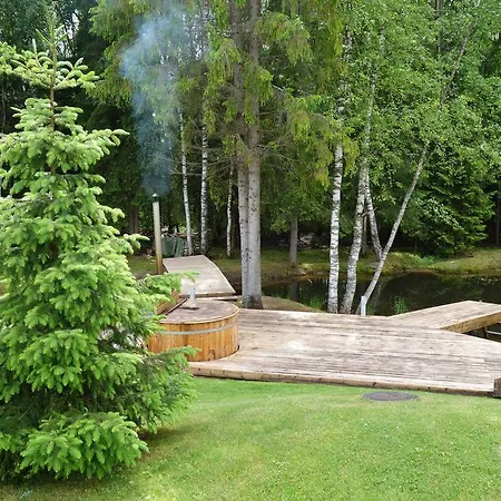 Saskia Villa